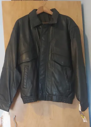 Chaqueta de cuero negra