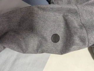 Abrigo Quiksilver gris y negro