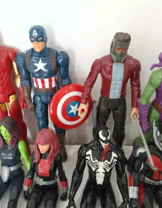 13 Figuras Marvel Titan Hero