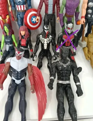 13 Figuras Marvel Titan Hero