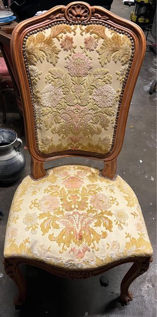 Silla antigua tapizada madera