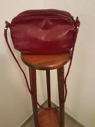 Bolso de piel granate