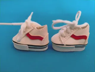 Deportivas Muñeca Labubu Blancas