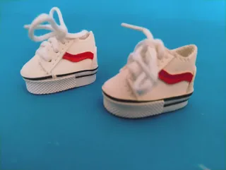 Deportivas Muñeca Labubu Blancas