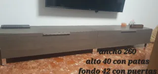 Mueble bajo TV madera patas