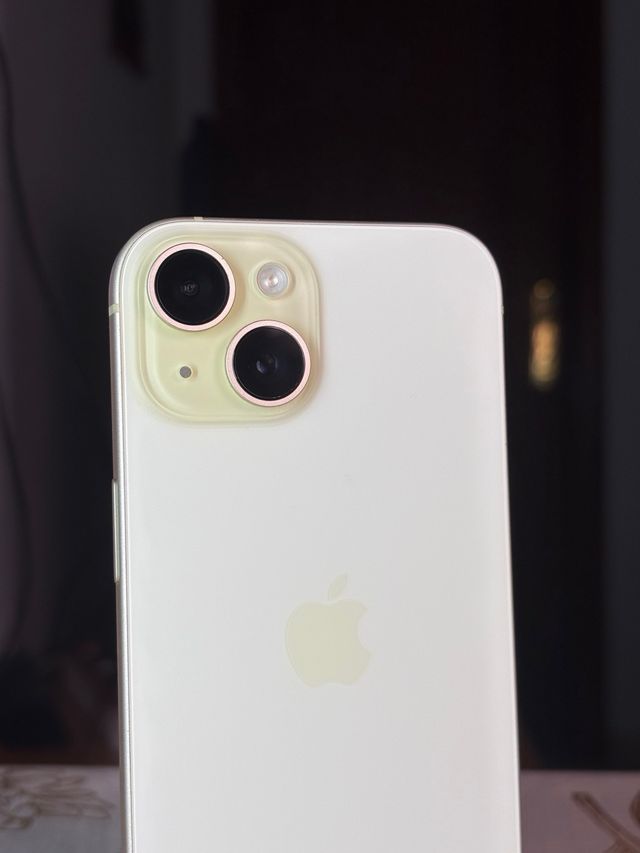 iPhone 15 128GB 88% Batería