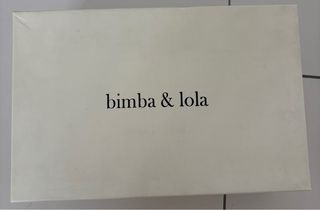 Zapatos de tacón Bimba y Lola azul marinos