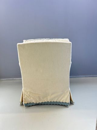 Sillon butaca tapizado beige cómodo