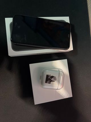 iPhone 11 128GB Nero + Airpods