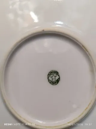 LIMOGES ESTUCHE CON BANDEJA FLORES ROSAS.