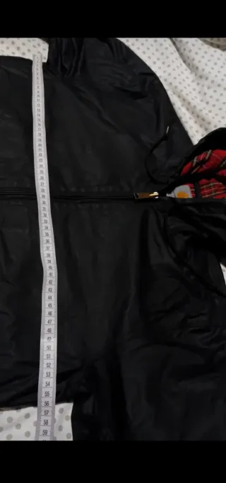 Chaqueta Carhartt Negra con Forro Rojo