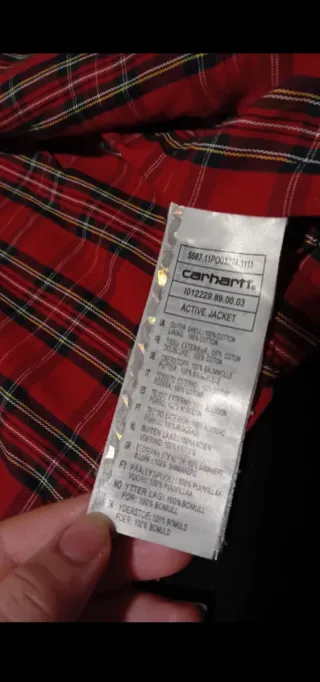 Chaqueta Carhartt Negra con Forro Rojo