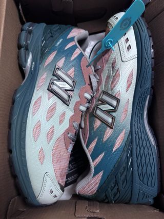 New Balance 1906R Rosa y Verde