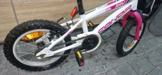 Bicicleta CONOR Niña Blanca y Rosa
