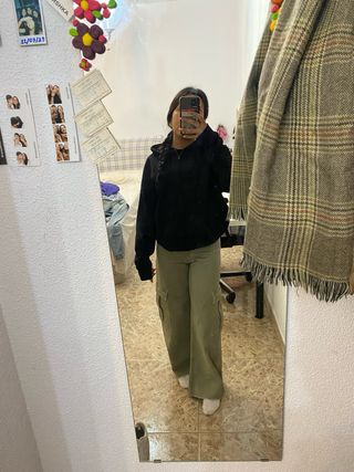 Pantalones cargo Zara verde oliva