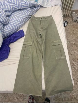 Pantalones cargo Zara verde oliva