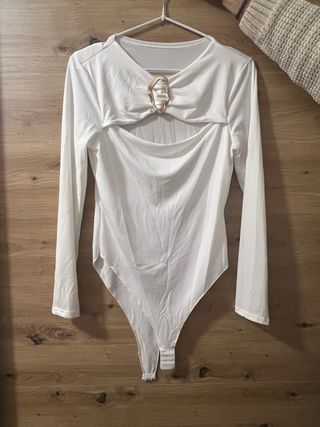 Body blanco mangas largas con aro