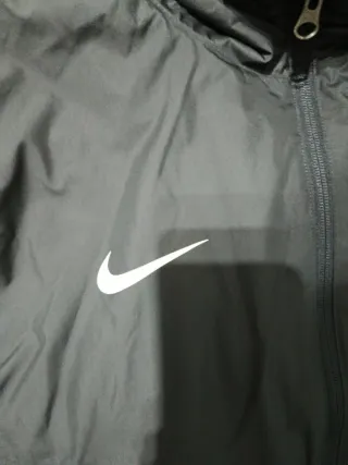 Parka Nike Talla XL Negra