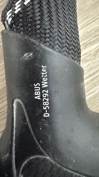 Cadena Antirrobo Moto con 2 Llaves de marca abus