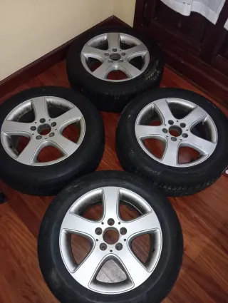 Cuatro llantas 16 de mercedes