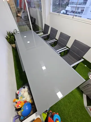 Mesa extensible Bauhaus 135/270x90cm + 4 sillas