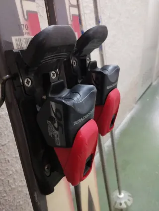 Esquís Rossignol 170 cm con fijaciones