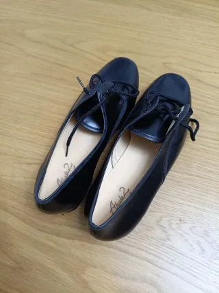Zapatos negros tacón ancho para traje tradicional