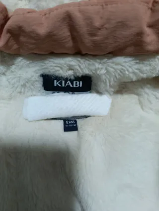 Abrigo rosa acolchado con capucha