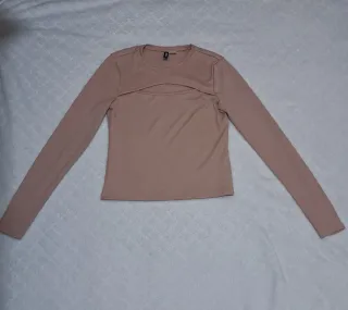 Jersey beige manga larga con escote