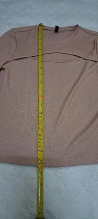 Jersey beige manga larga con escote