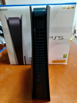 PlayStation 5 + 2 Mandos + Carcasa Spiderman