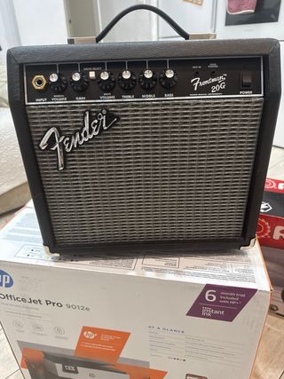 Amplificador Fender Frontman 20G Combo Guitarra