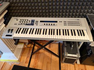 Teclado Sintetizador Yamaha CS6X