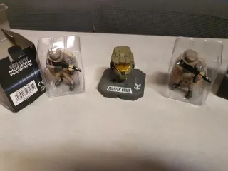 Figuras Call of Duty Modern Warfare y halo