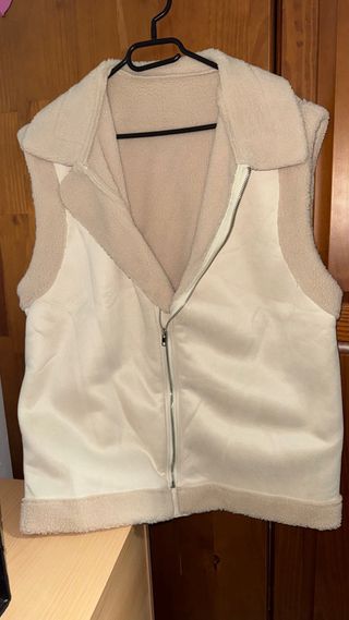 Chaleco beige forro polar talla L nuevo