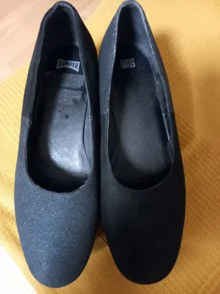 Zapatos de cuña negros para mujer