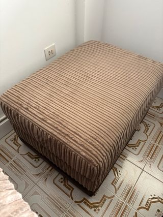 Sofá 3 plazas, redondo y puff