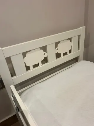 Cama infantil IKEA 70x160 +colchón y protector