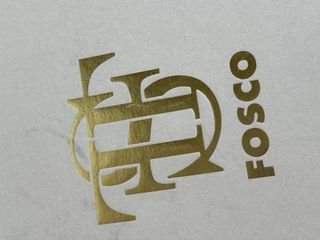 Zapatos de tacón beige y dorado