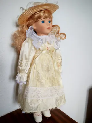 Bambole di porcellana da collezione