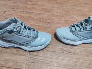 Scarpe Jordan Grigie e Bianche