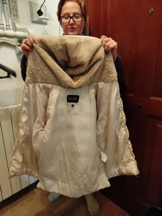 Chaqueta beige acolchada