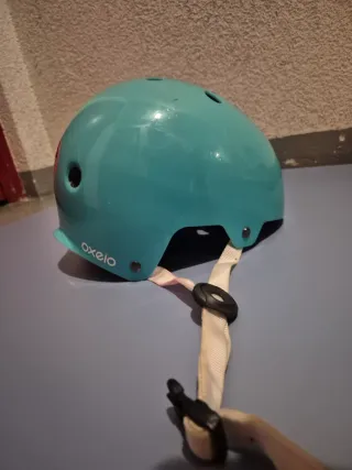 Conjunto patines, casco y mochila