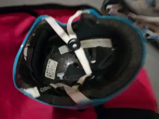 Conjunto patines, casco y mochila