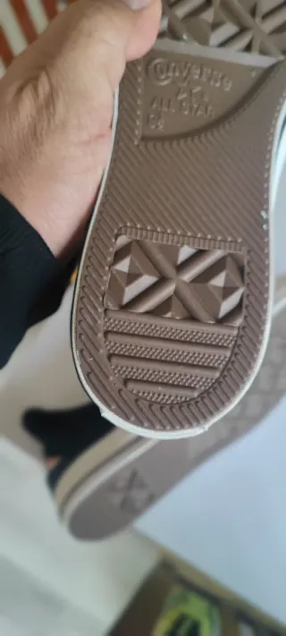 Converse Talla 43 Negras Naranja