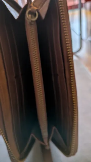 Porta-moedas Massimo Dutti pele estilo jovem