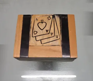 Caja para baraja de naipes