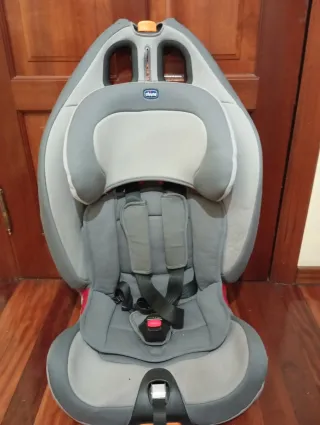 Silla de coche Chicco gris