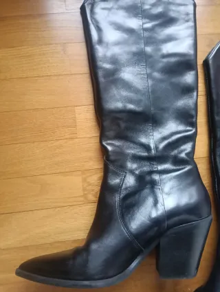 Botas de piel negras altas