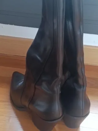 Botas de piel negras altas